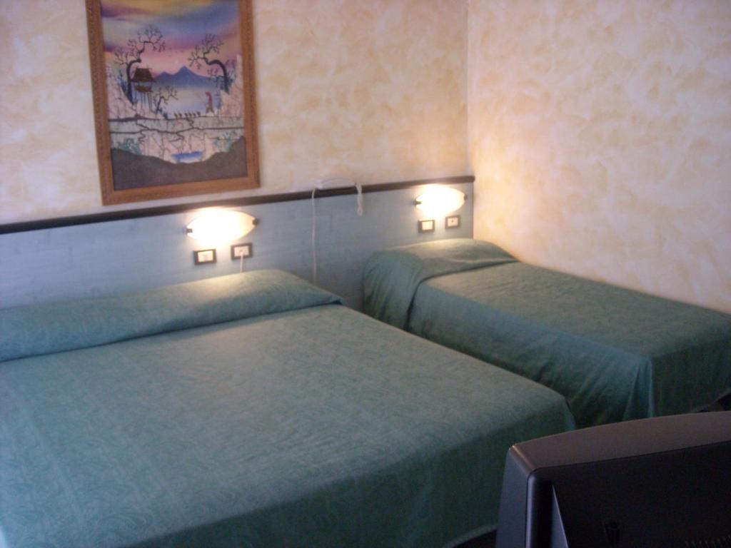 Hotel San Nazario Вараце Стая снимка