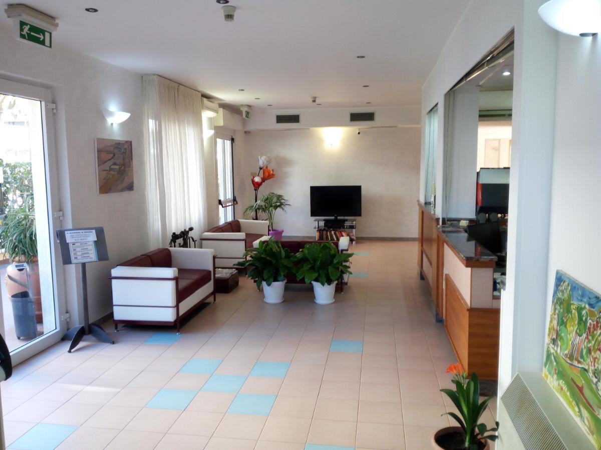 Hotel San Nazario Вараце Екстериор снимка