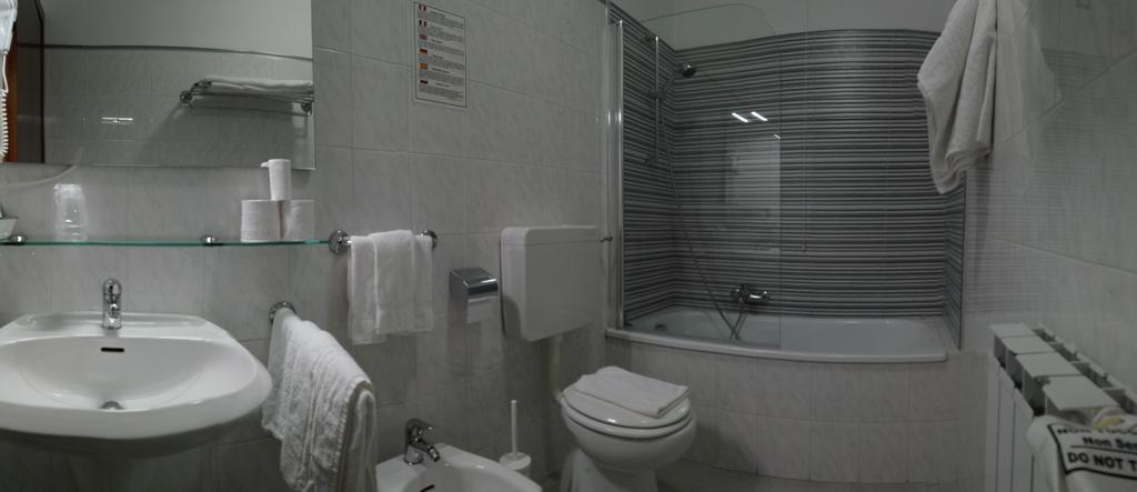 Hotel San Nazario Вараце Екстериор снимка