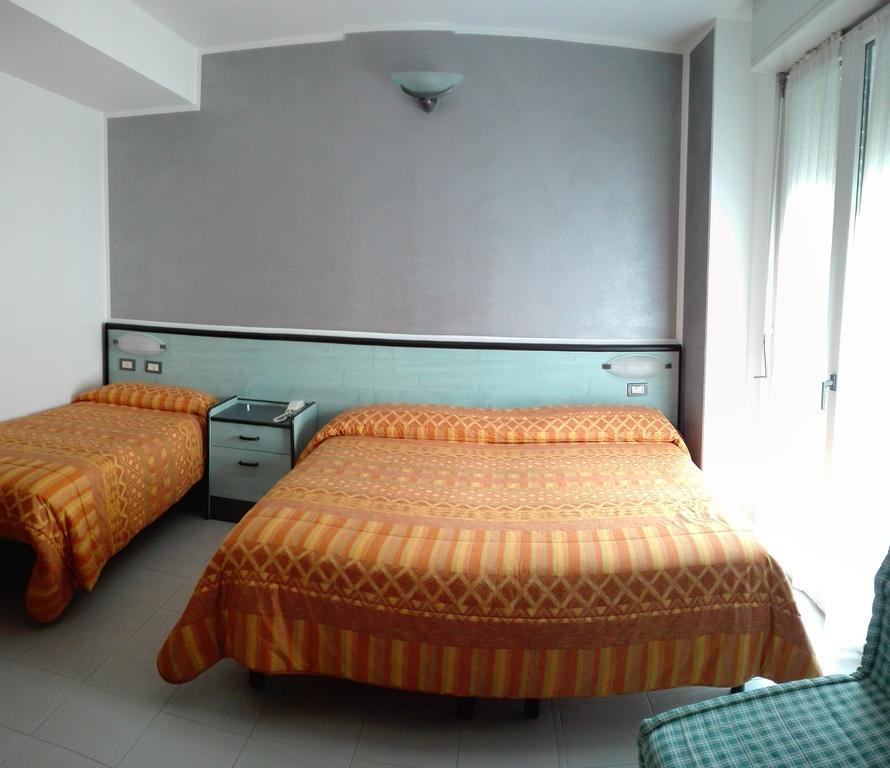 Hotel San Nazario Вараце Екстериор снимка