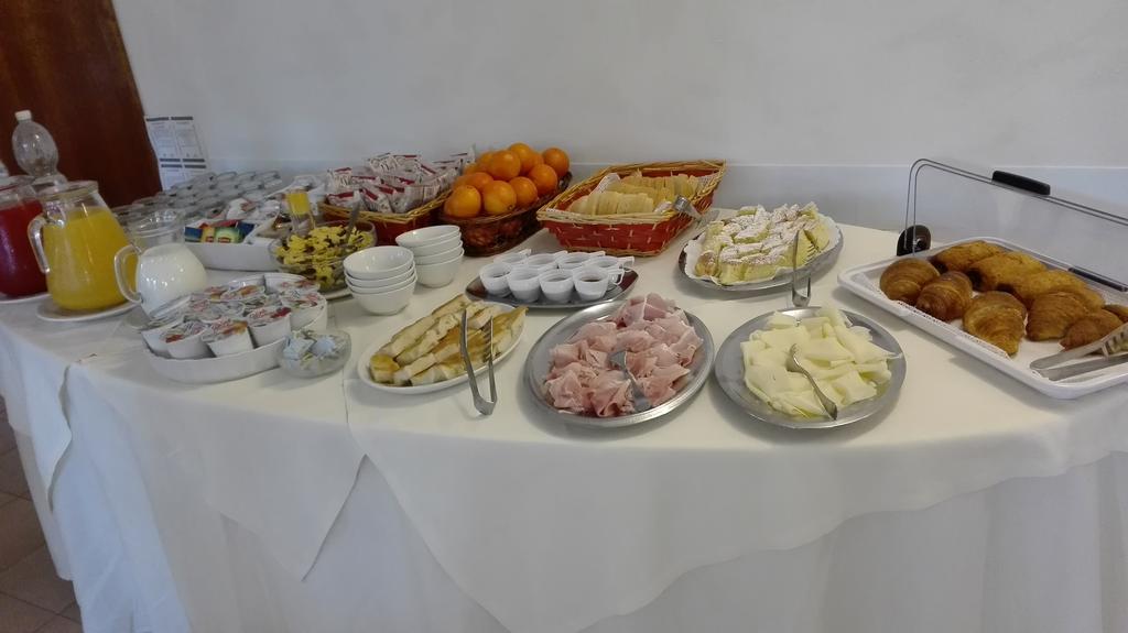 Hotel San Nazario Вараце Екстериор снимка