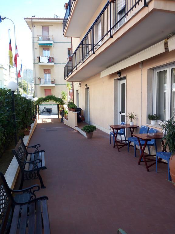 Hotel San Nazario Вараце Екстериор снимка