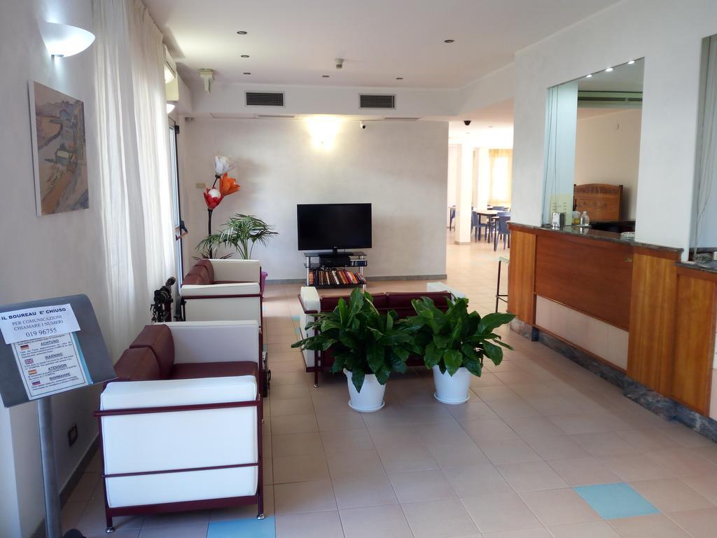 Hotel San Nazario Вараце Екстериор снимка