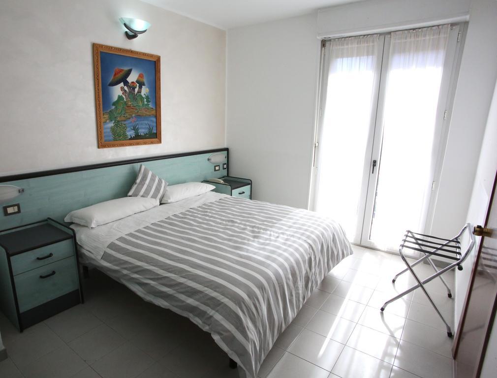 Hotel San Nazario Вараце Екстериор снимка
