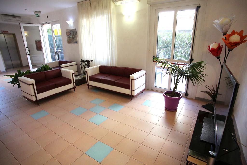 Hotel San Nazario Вараце Екстериор снимка