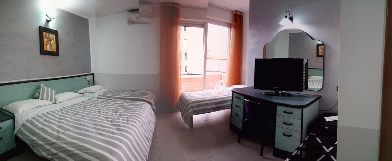 Hotel San Nazario Вараце Екстериор снимка